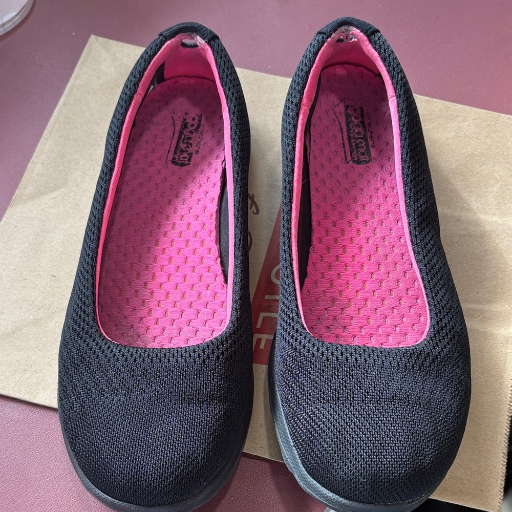 Skechers Women's Black and Pink Flats